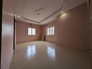 3bdrm Block of Flats in 6 Dolapo Close, Thomas Estate for rent
