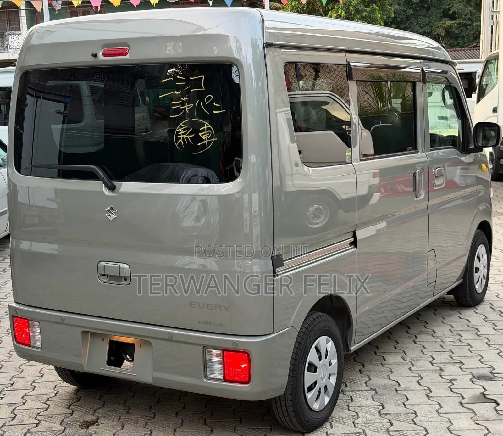 Suzuki Every 2012 Brown