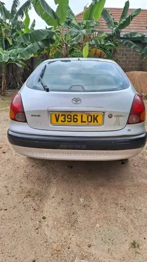 Toyota Corolla 1999 Silver