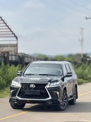 Lexus LX 2018 Black