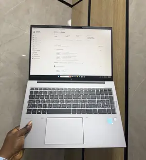 Laptop HP ZBook Firefly 16 G10 16GB Intel Core i7 SSD 1T