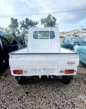 Daihatsu Hijet 2005 White