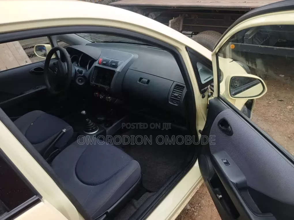 Honda Jazz 2004 Yellow