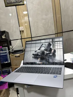 Laptop HP ZBook Firefly 16 G10 16GB Intel Core i7 SSD 1T