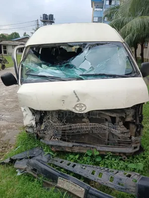 Toyota HiAce 2013 White