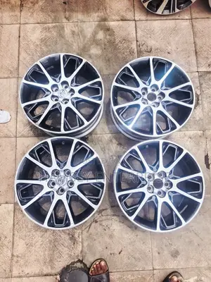 2017 Toyota Corolla Sport Rim 17 OEM