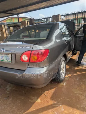 Toyota Corolla 2004 Gray