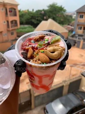 Strawberry Bliss Parfait (250ml Cup)