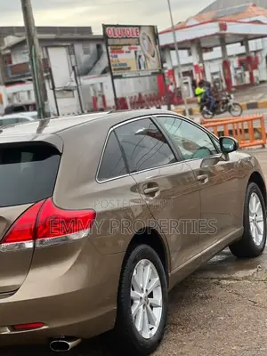 Toyota Venza AWD 2012 Brown