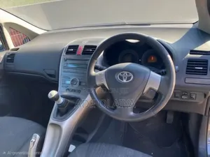 Toyota Auris 2012 Gray