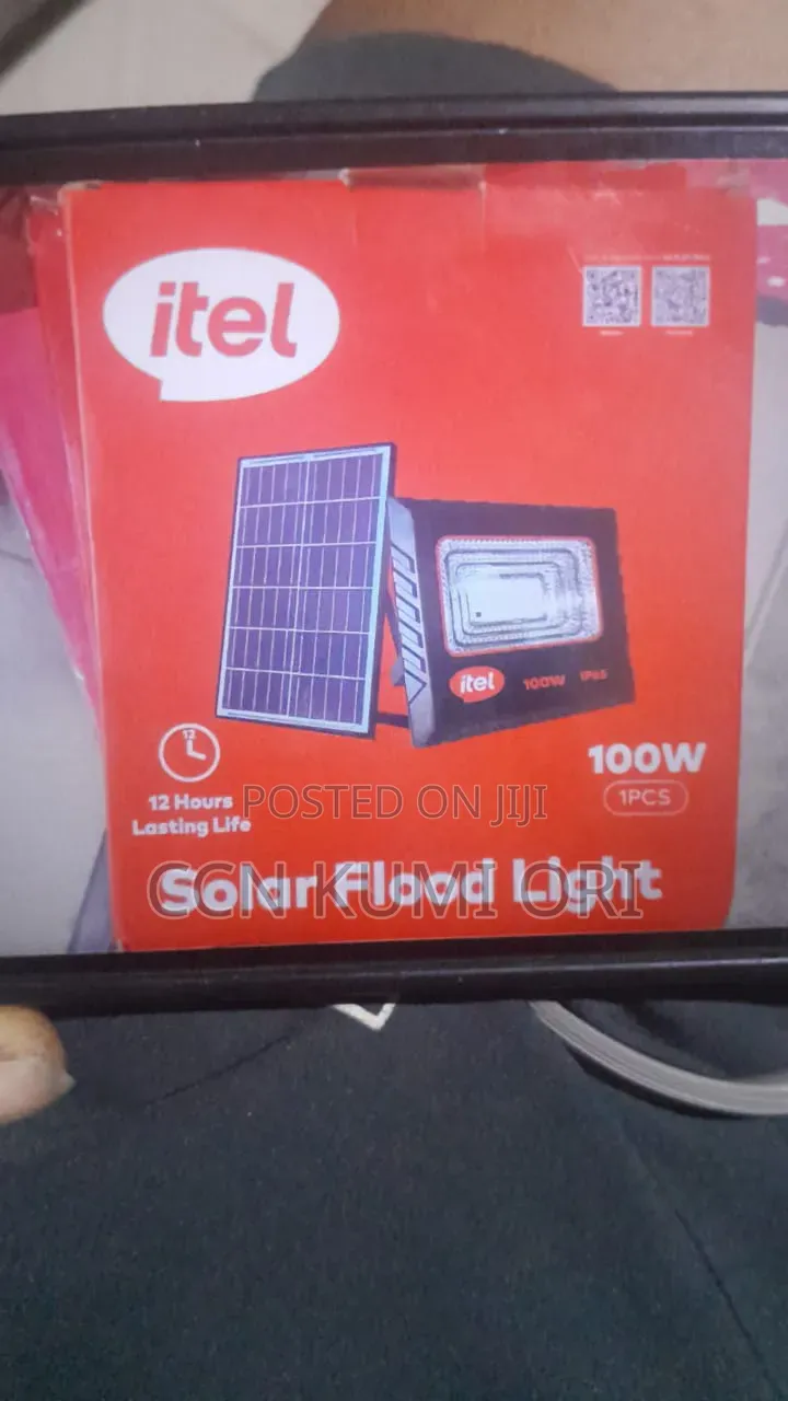 Itel Flood Light 100w. With Solar Panel