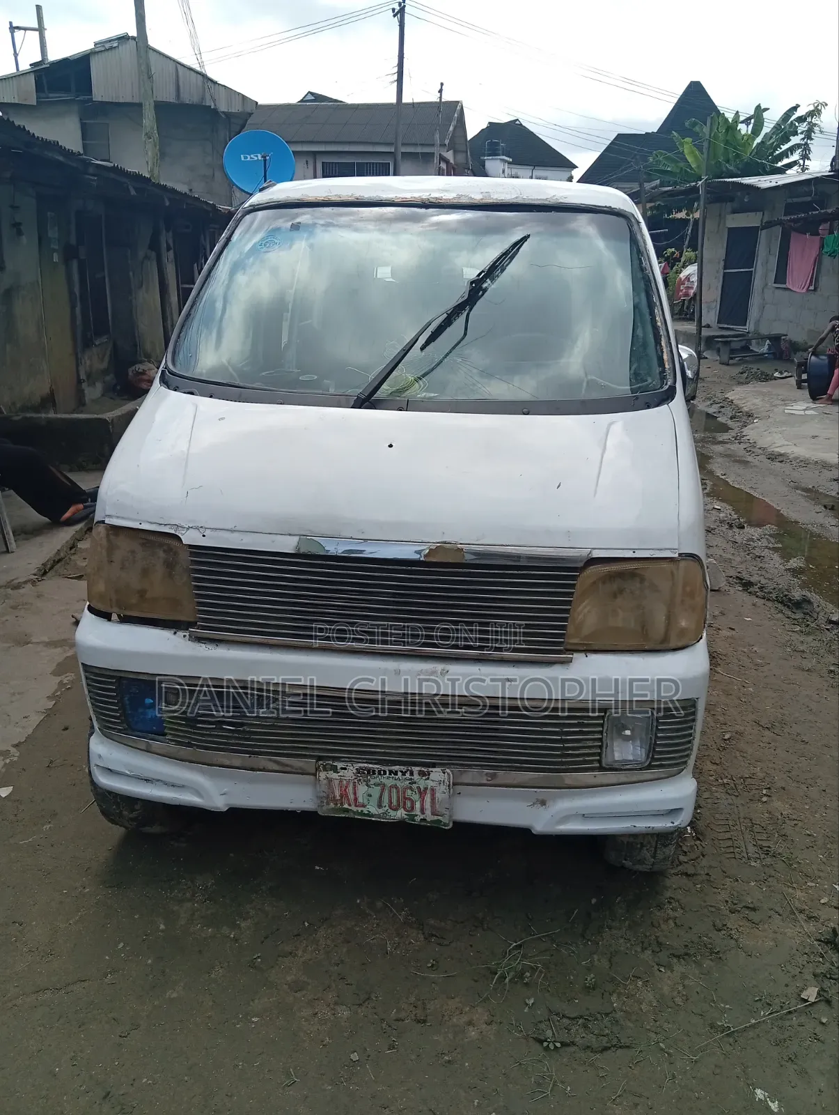Toyota HiAce 2013 White