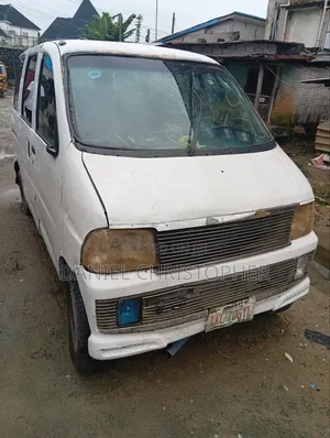 Toyota HiAce 2013 White