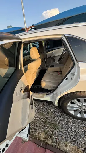 Toyota Venza XLE 2013 White