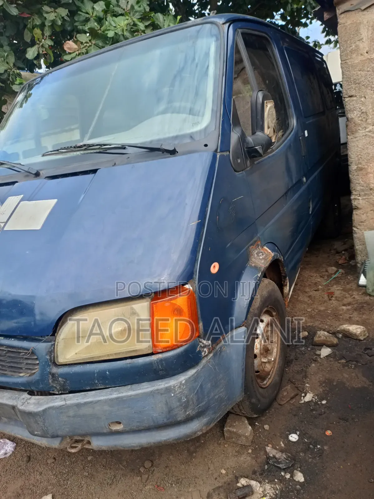 Ford Transit 2000 Blue