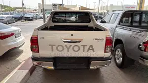 Toyota Hilux SR5+ 4x4 2019 White