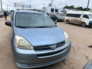 Toyota Sienna 2006 Blue