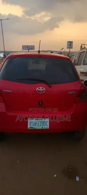Toyota Yaris 2007 Red