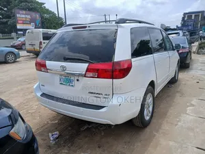 Toyota Sienna 2006 White