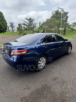 Toyota Camry LE 4dr Sedan (2.5L 4cyl 6A) 2011 Blue