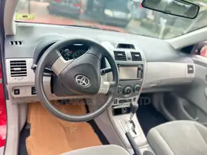 Toyota Corolla LE 4dr Sedan (1.8L 4cyl 4A) 2013 Red