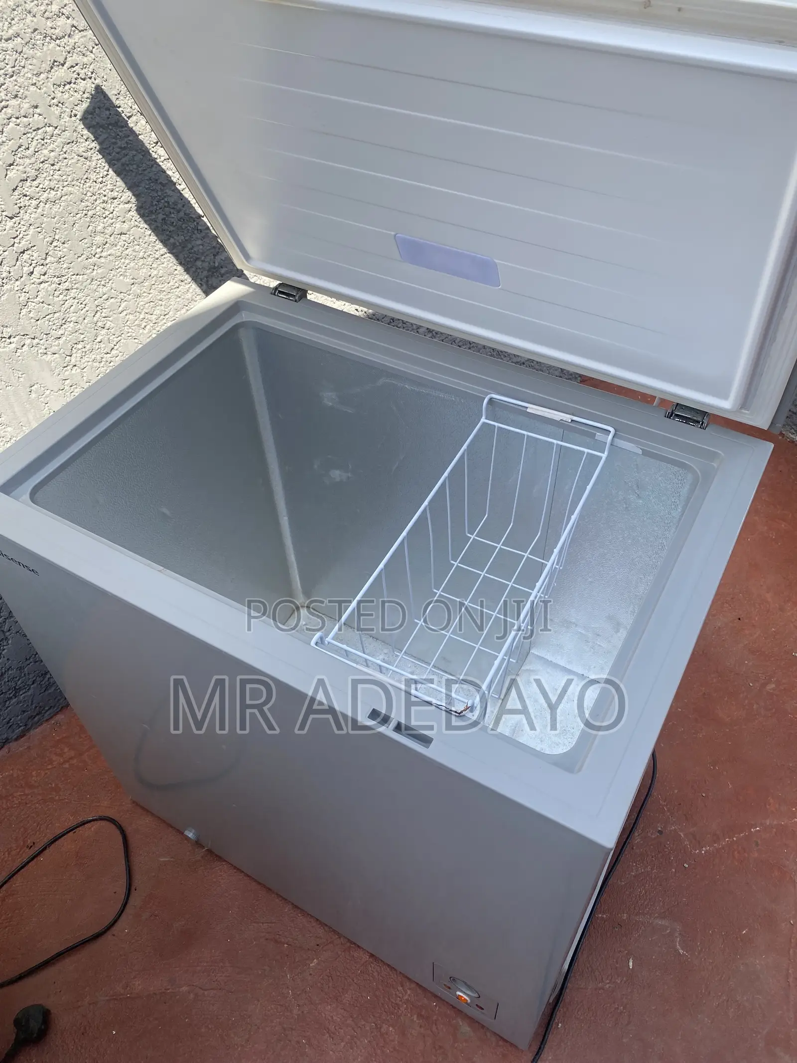 Neatly Used 198l Chest Freezer