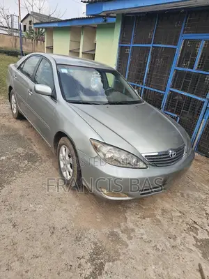 Toyota Camry XLE 4dr Sedan (2.4L 4cyl 4A) 2004 Gray