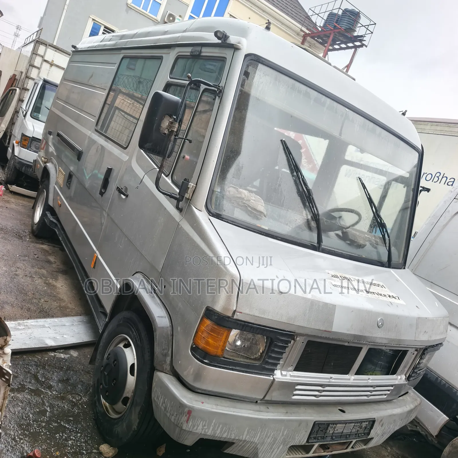 Mercedes-Benz 814D 1998 Silver