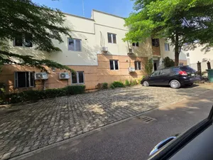 4bdrm Townhouse / Terrace in Brains And Hammer, Life Camp for rent