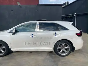 Toyota Venza 2010 White