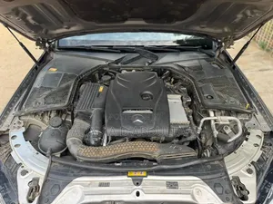 Mercedes-Benz C300 2016 Silver