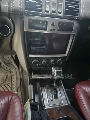 Mercedes-Benz G-Class 2010