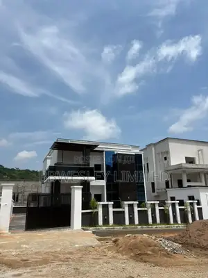 5bdrm House in Diplomatic Hills, Katampe for sale
