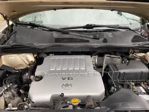 Toyota Highlander Base 2009 Gold