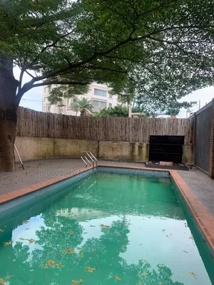 3bdrm Apartment in Adeola Odeku for rent