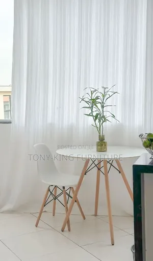 Modern Mini Round Wooden Top Dining Table With 1-Chair