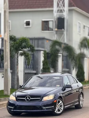 Mercedes-Benz C300 2013 Blue