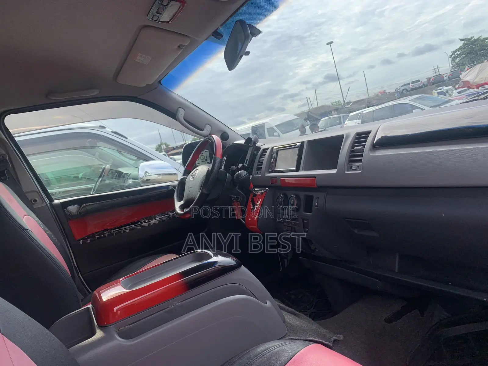 Toyota HiAce 2014 White