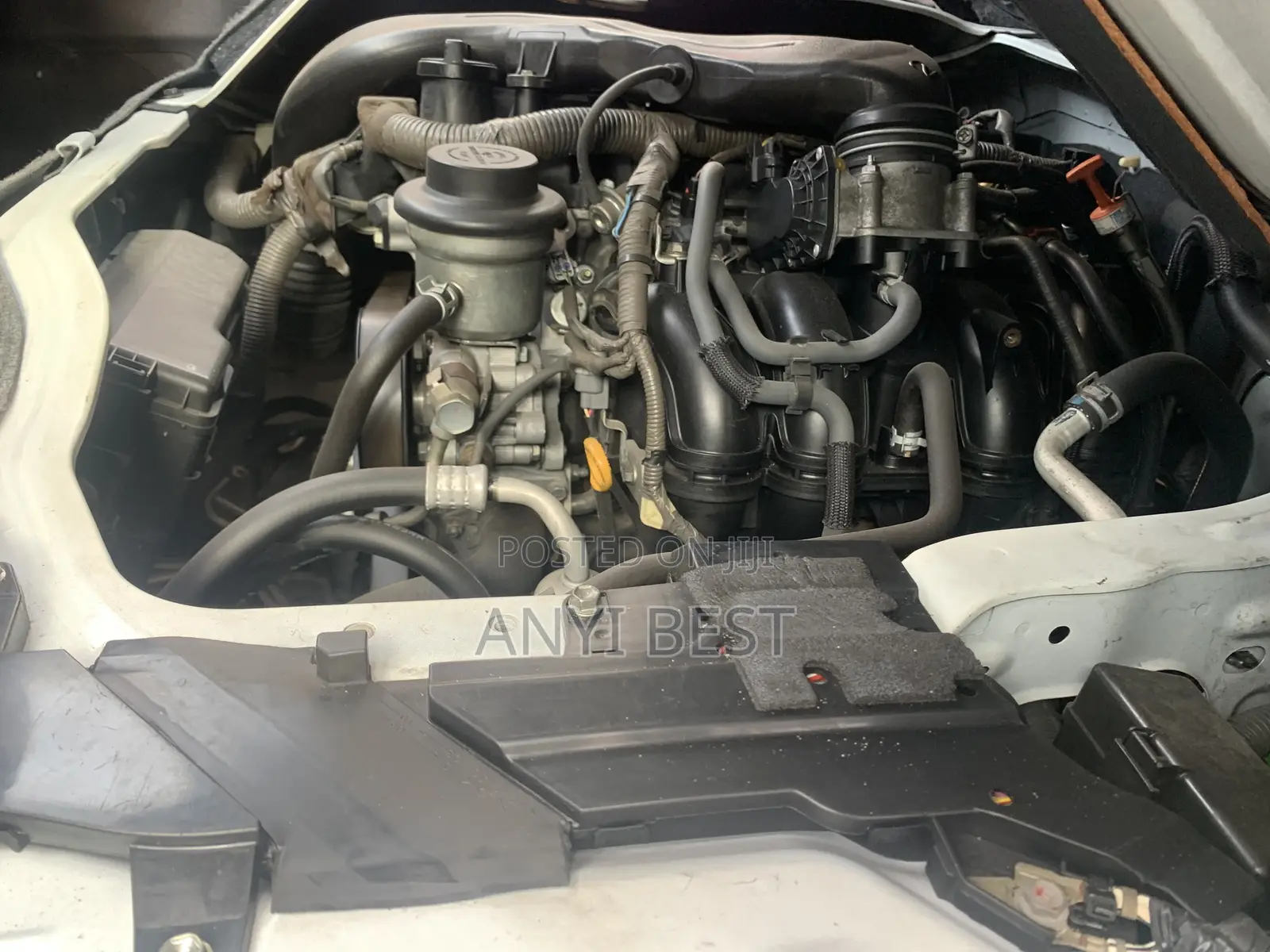 Toyota HiAce 2014 White