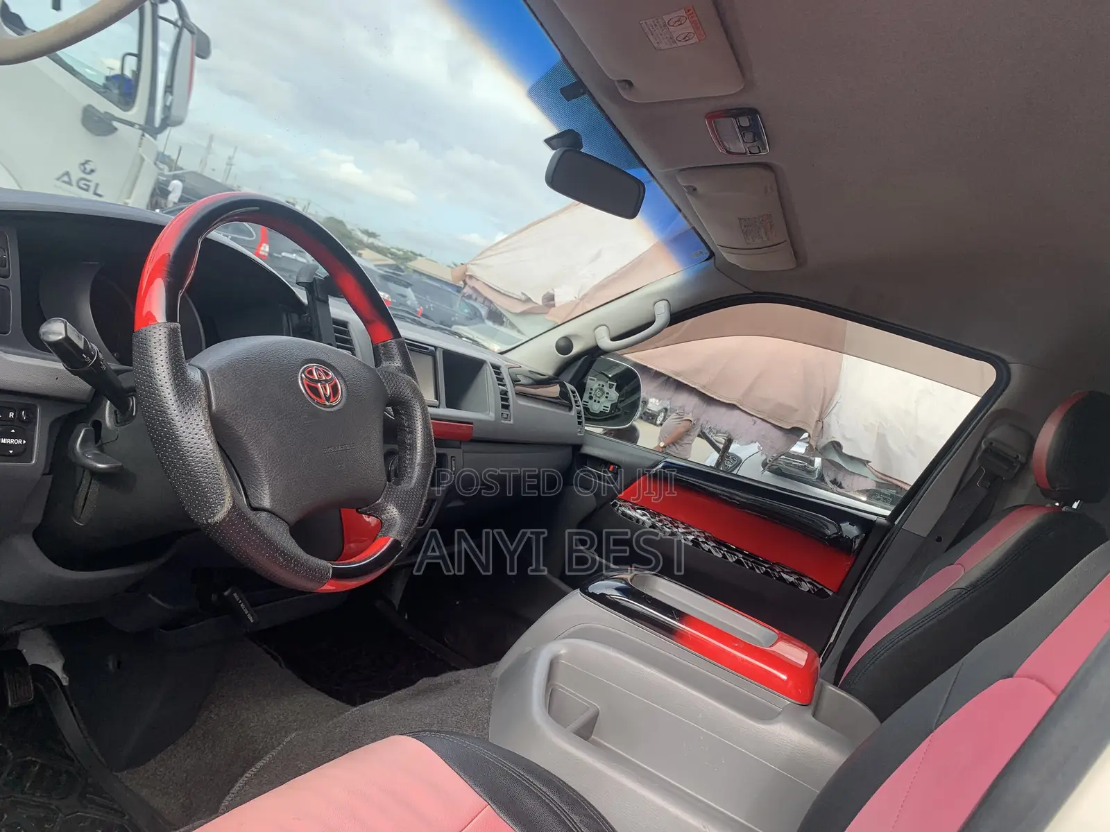 Toyota HiAce 2014 White
