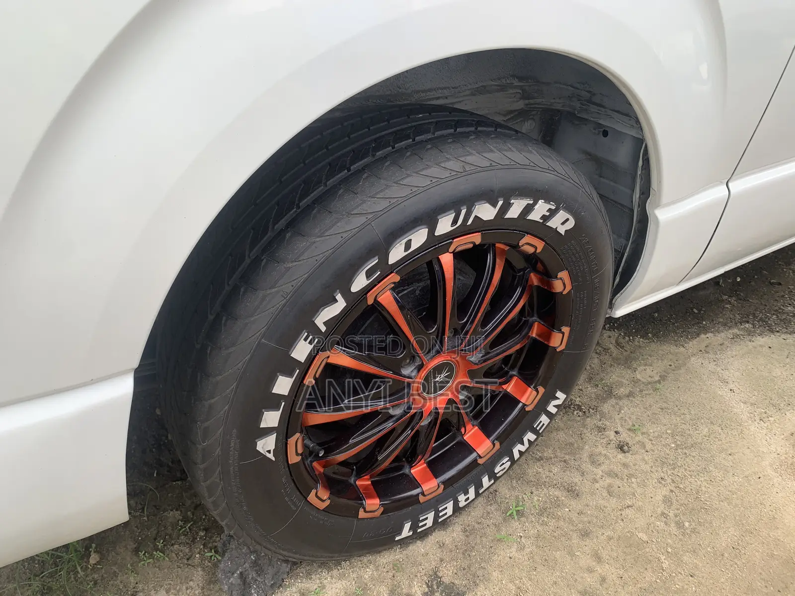 Toyota HiAce 2014 White
