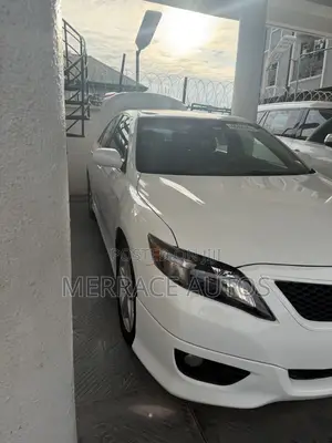 Toyota Camry SE 4dr Sedan (2.5L 4cyl 6A) 2011 White