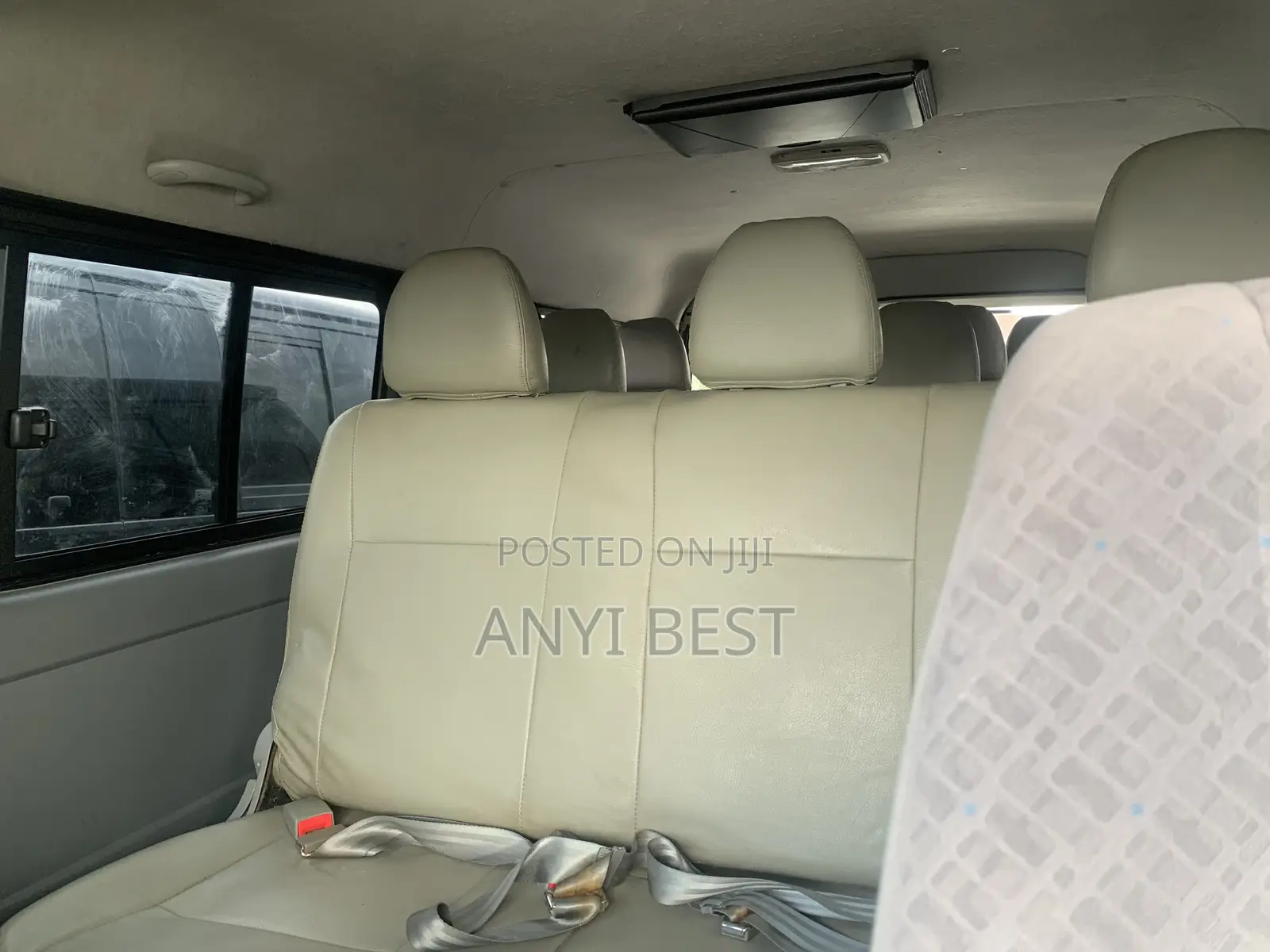 Toyota HiAce 2016 Black
