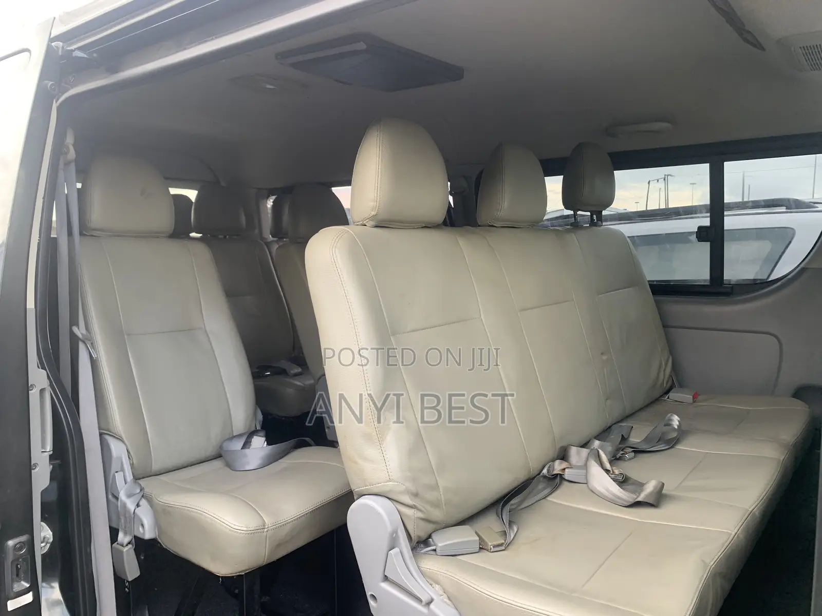 Toyota HiAce 2016 Black