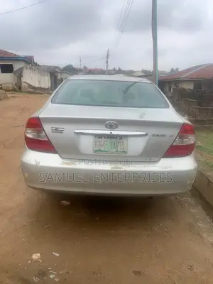 Toyota Camry 2024 Silver