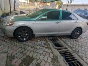 Toyota Camry XLE V6 2023 Silver