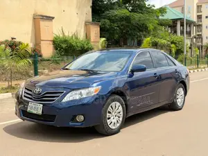 Toyota Camry LE 4dr Sedan (2.5L 4cyl 6A) 2011 Blue
