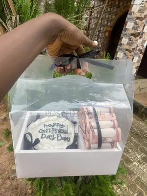 Cake and Money Combo
