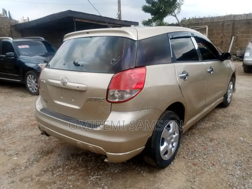 Toyota Matrix 2003 Gold