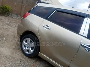 Toyota Matrix 2003 Gold